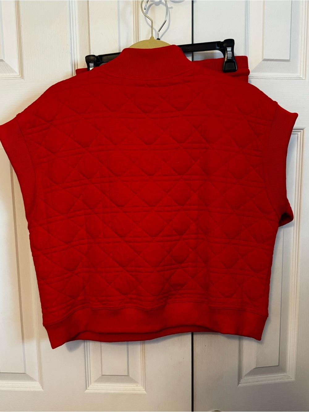 entro Red Quilted Sleeveless Pullover with Half-Zip Neck and short set - Picture 4 of 6
